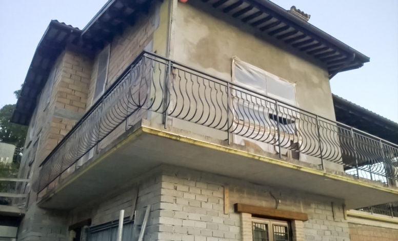 Ringhiera balcone con sagomati bombati